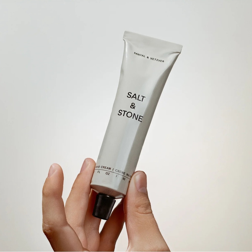 SALT & STONE SANTAL & VETIVER HAND CREAM